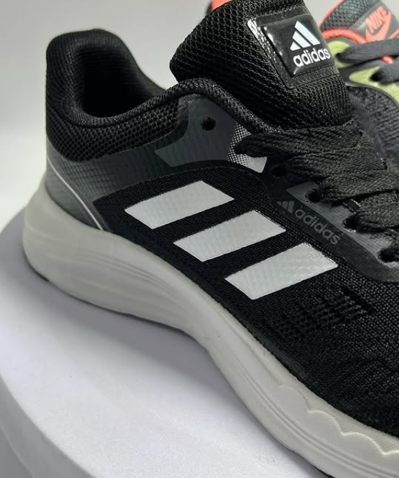 Adidas Кроссовки