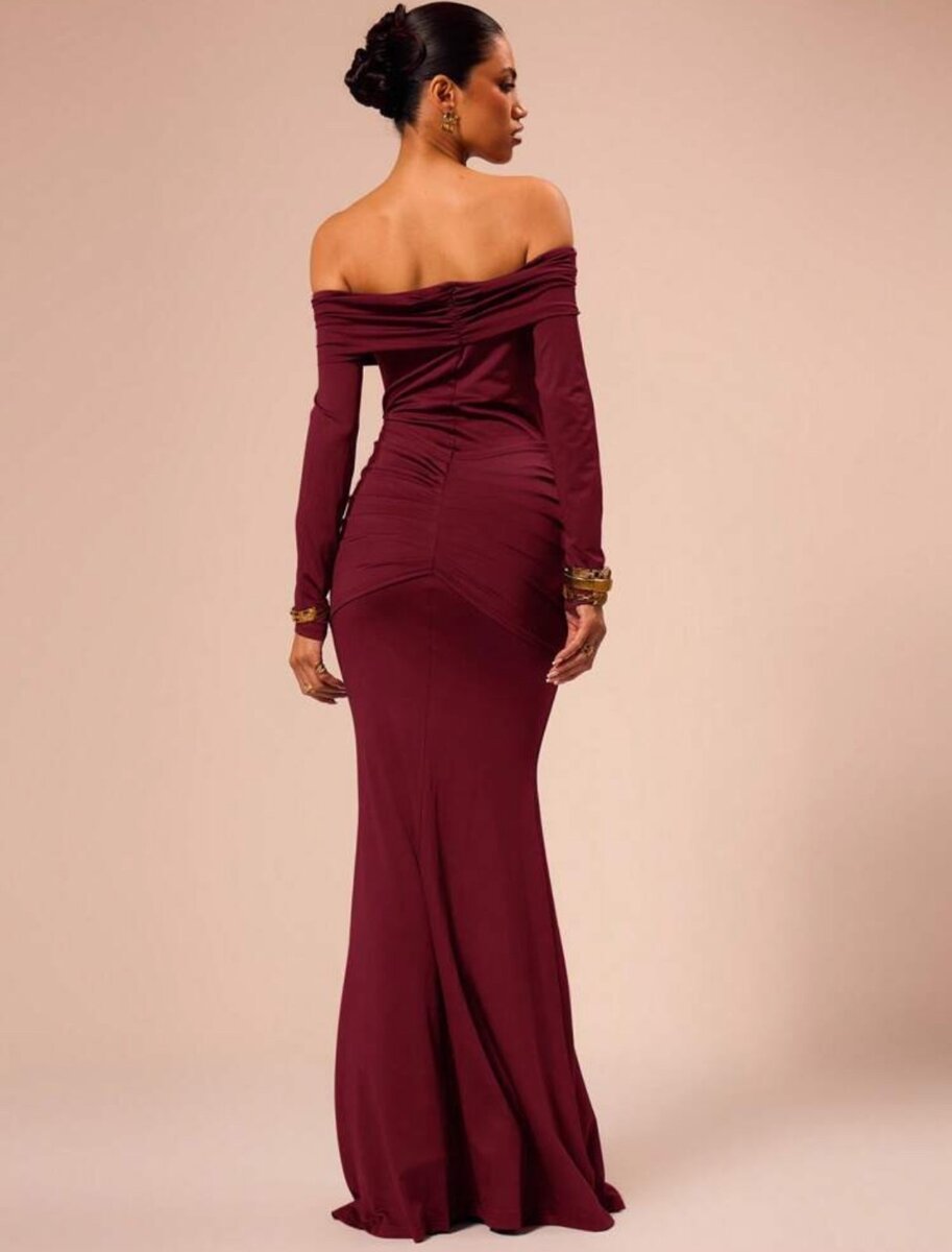 Robe élégante à épaules dénudées