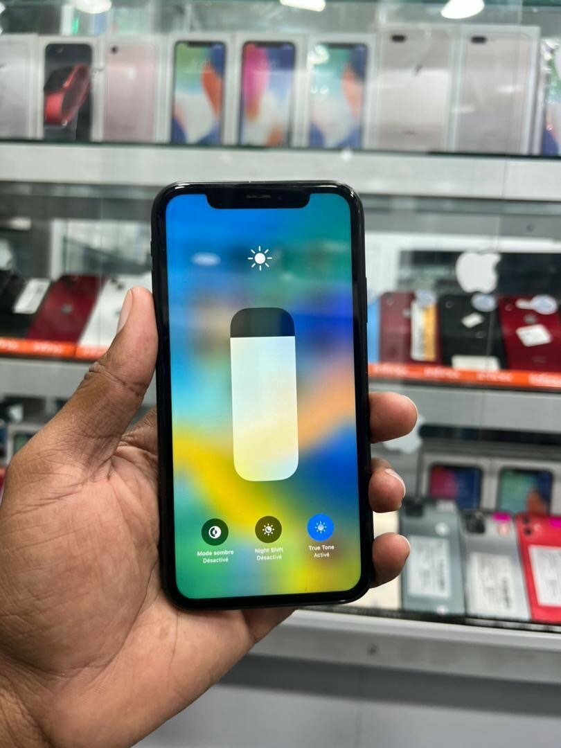 iPhone XR 64go quasi neuf