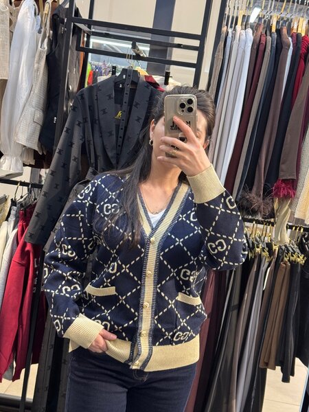 Кардиганы под Гуччи. Пуговицы рабочие. Размер 42-46