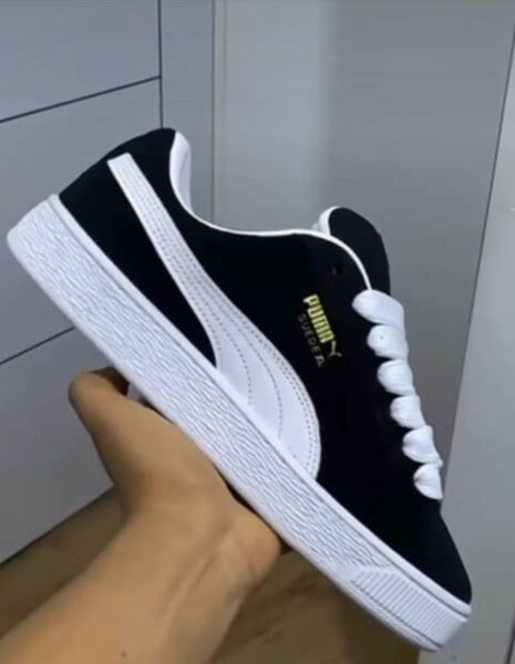 Baskets noires Puma Suede