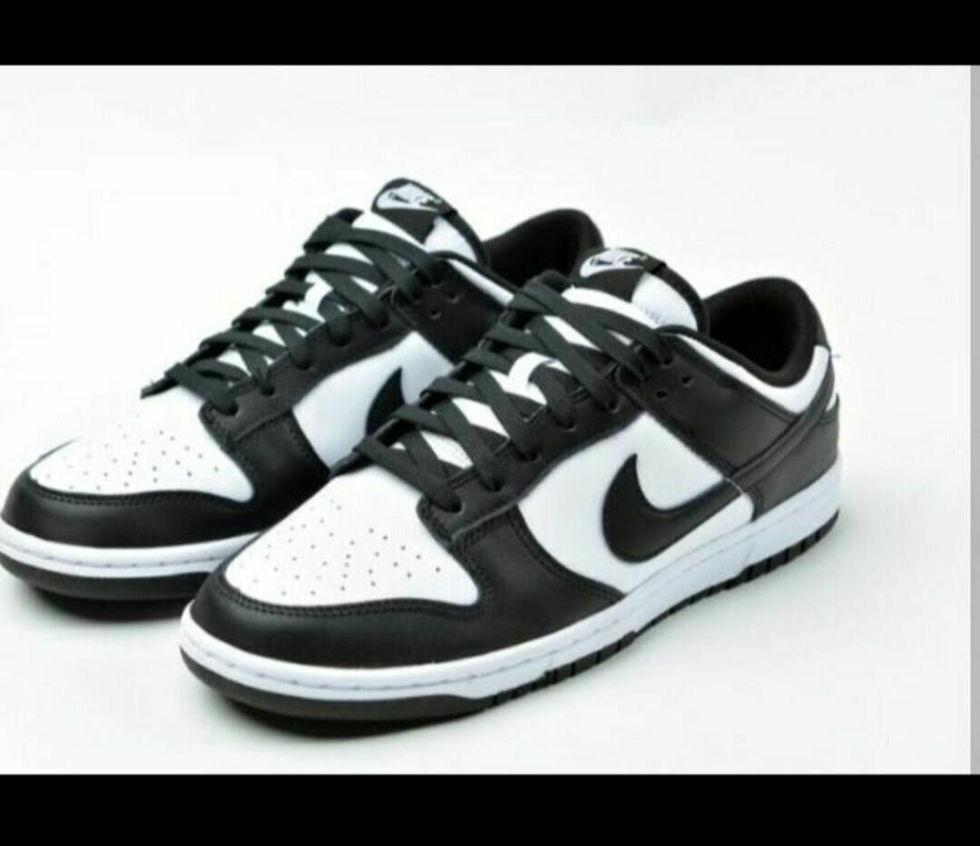 Baskets basses noires et blanches