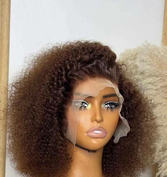 Perruque Bouclée en Dentelle