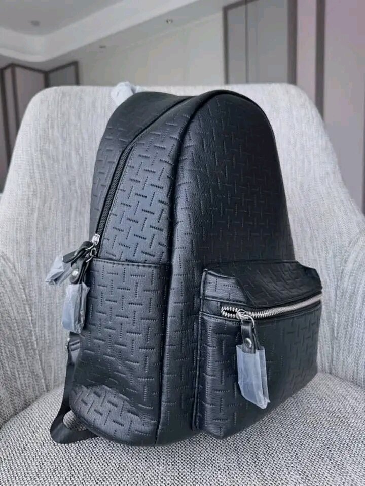 Sac à dos en cuir noir