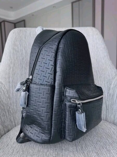 Sac à dos en cuir noir