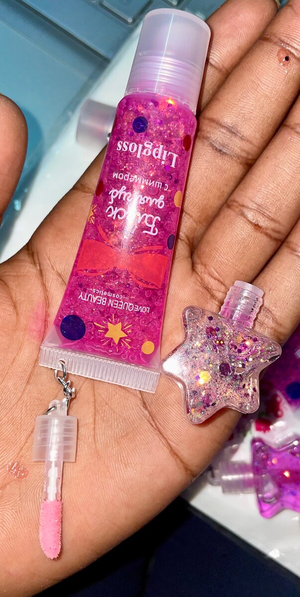 brillants à lèvres pailletés