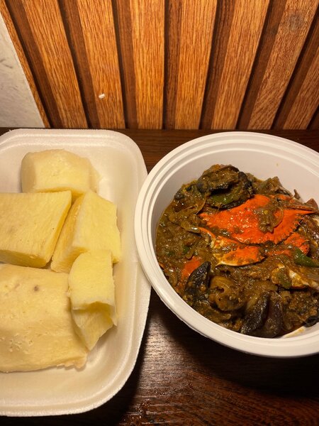 Crabe sauté/ ignames bouillie