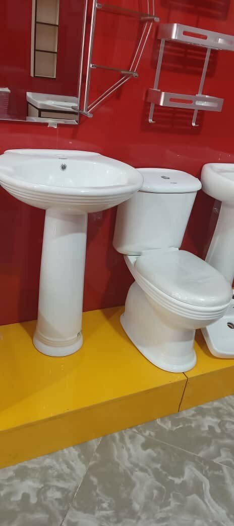 COMPLETE WATER CLOSET & BASIN