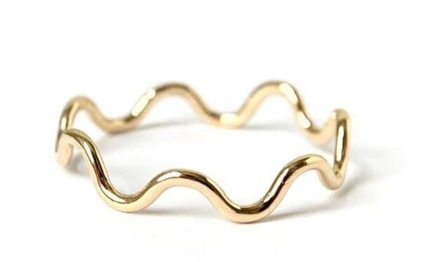 Bracelet doré tendance, chic