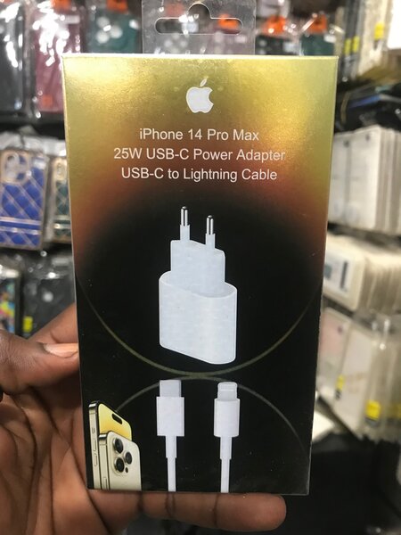 iPhone 14 pro max charger