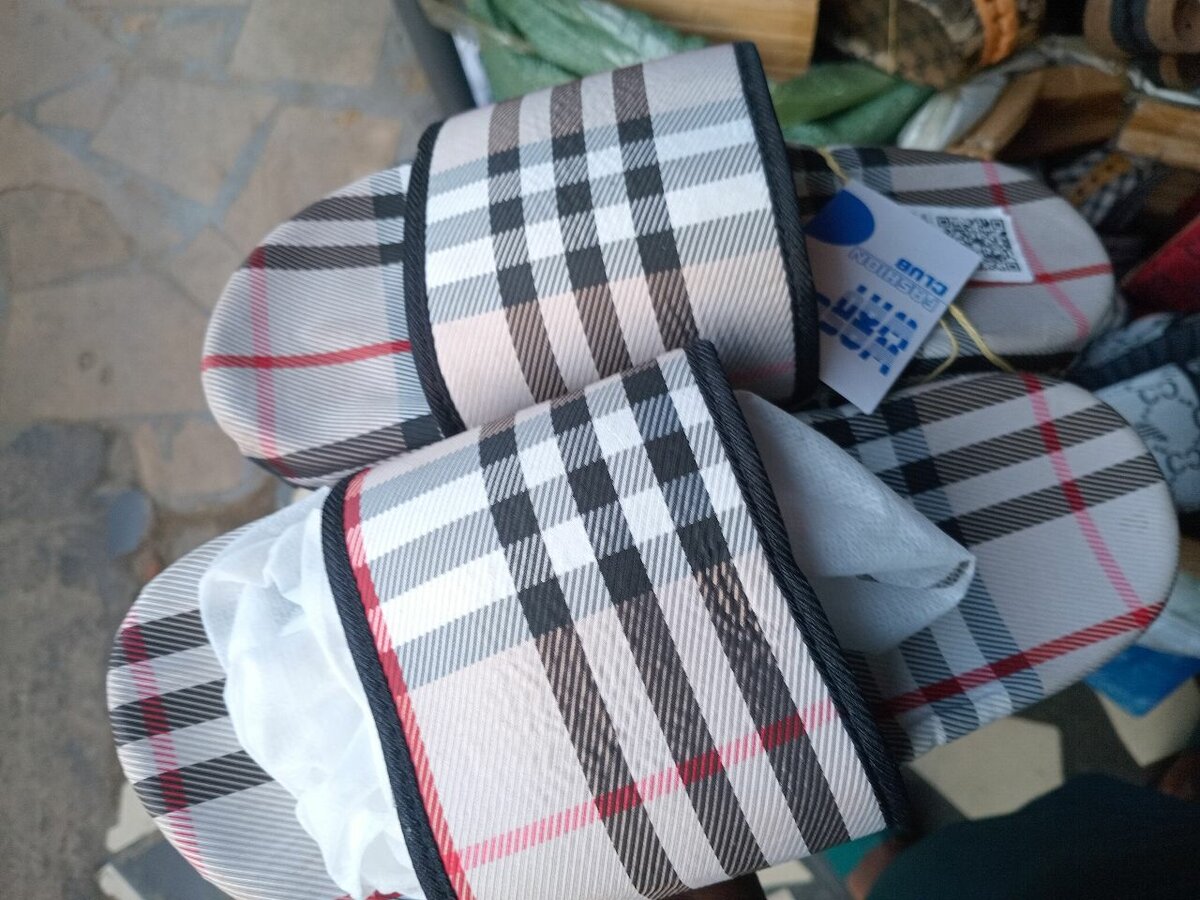 Fashionable luxury men slide comforter