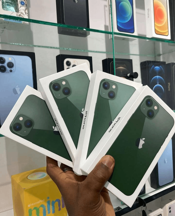 13 128GB-156GB, 15 Pro-256GB, 14 Pro'Max 128GB