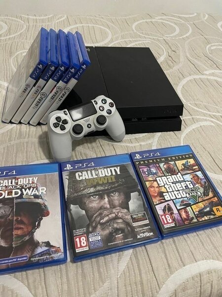 PLAYSTATION 4 (PS4)