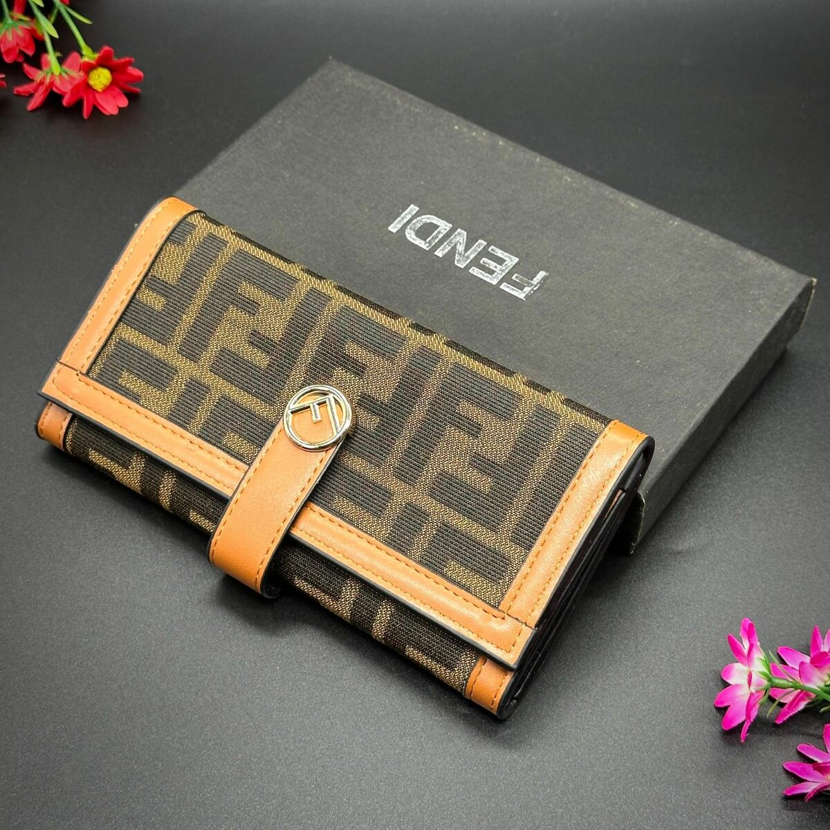 Fendi leather purse for ladies