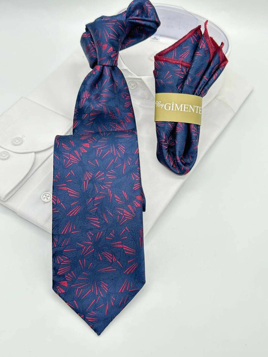 Flying tie with pocket square