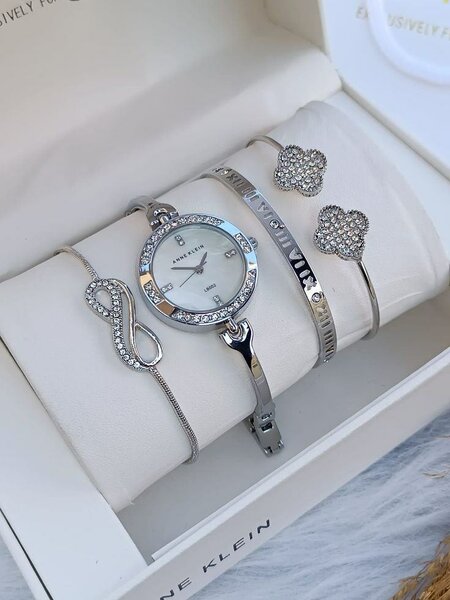 Ensemble Montre et Bijoux Étincelants