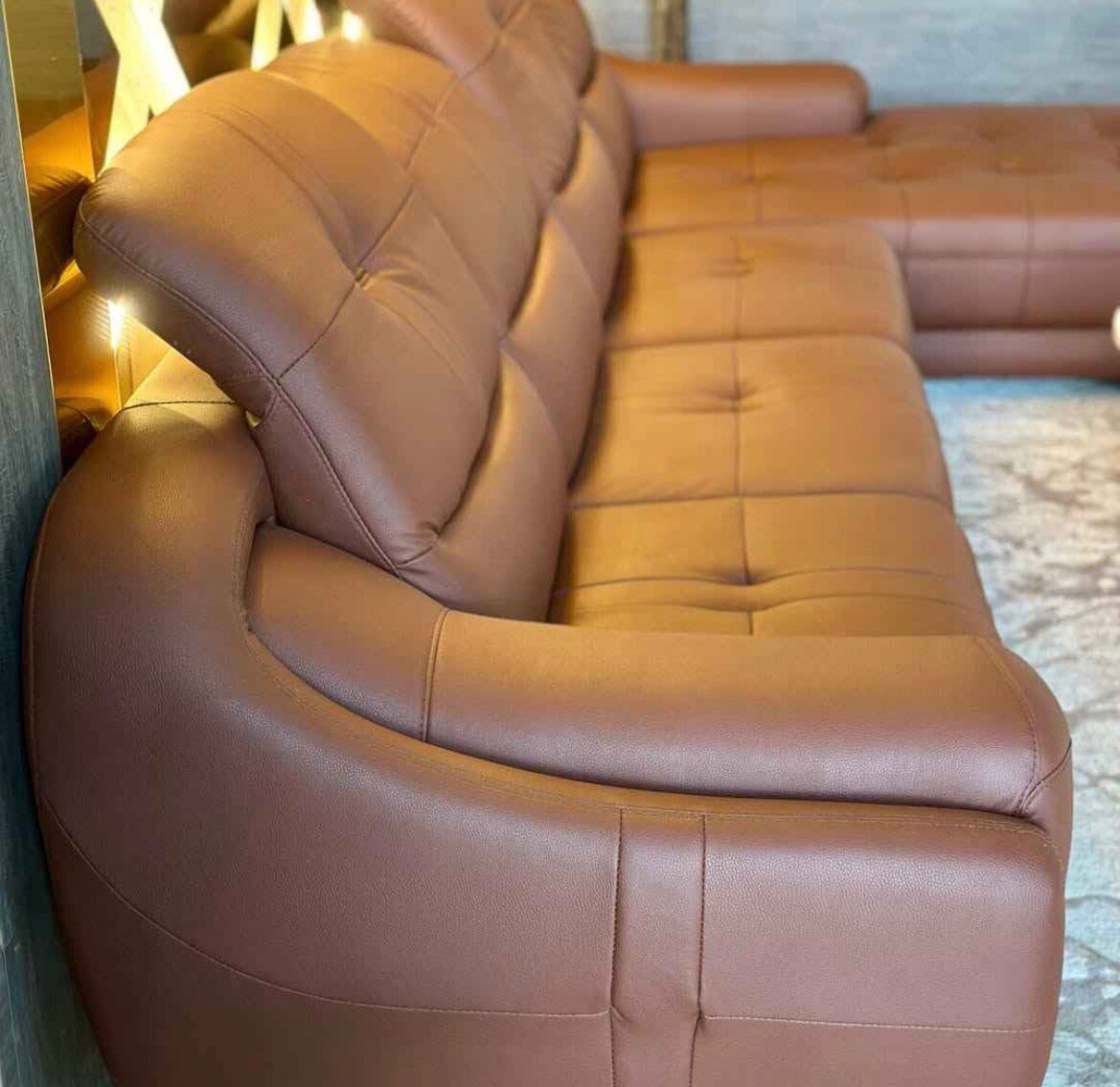 Canapé d'angle en cuir élégant