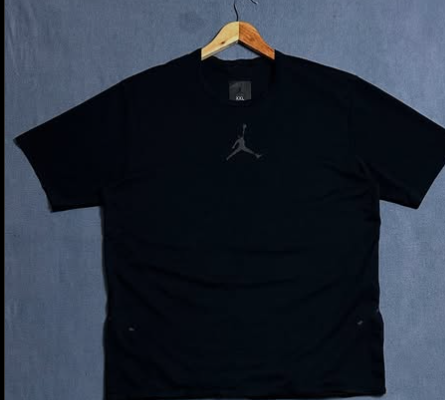 Nike air Jordan tech short sleeve t shirt size: L/ XL 