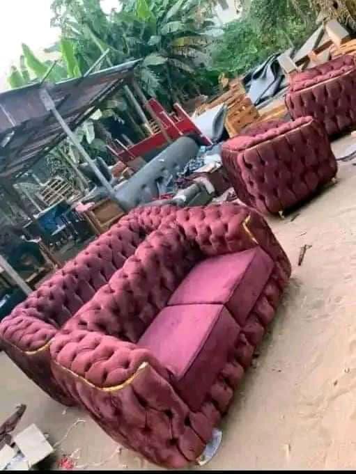 Beautiful and comfortable sofa burgundy