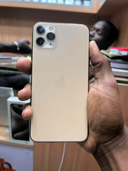 11 pro max tout es dorigine