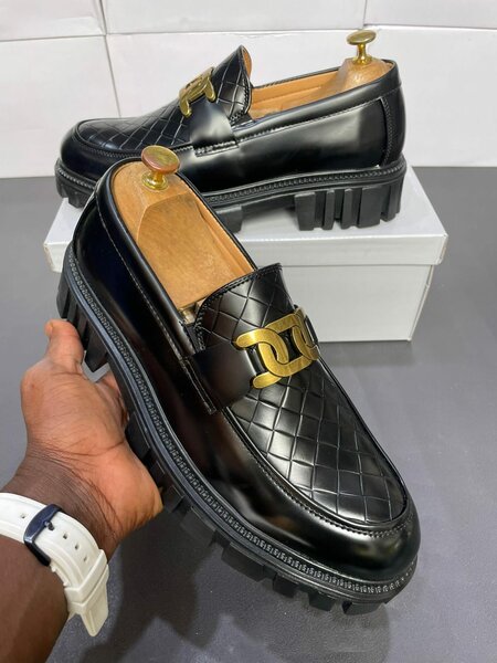 Mocassins en cuir verni pour hommes