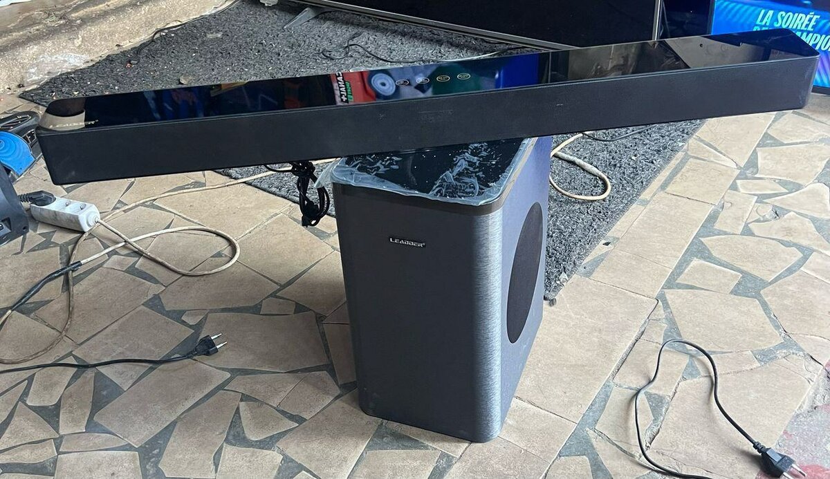 Powerful Soundbar with Subwoofer