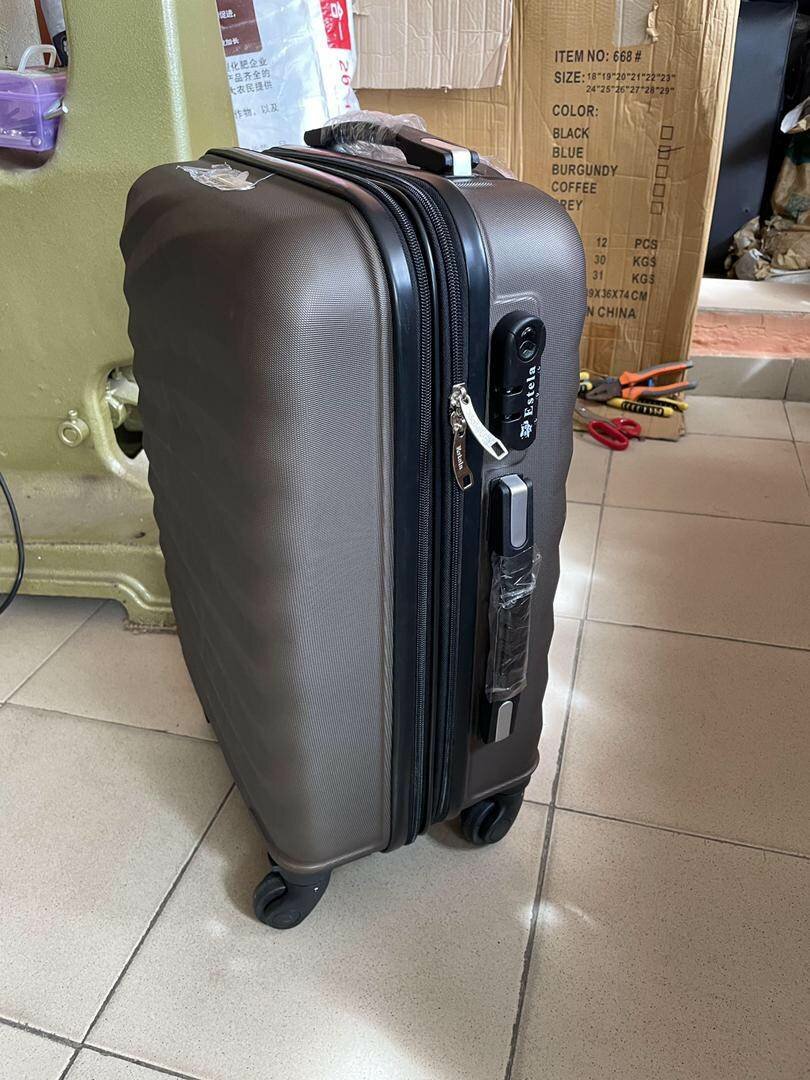 Valise à roulettes robuste