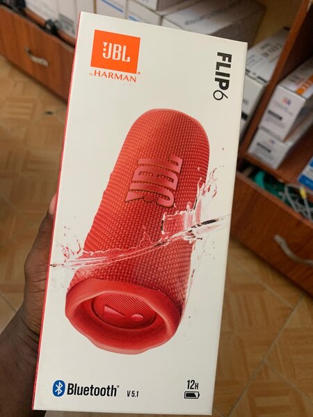 JBL FLIP6 Bluetooth speaker
