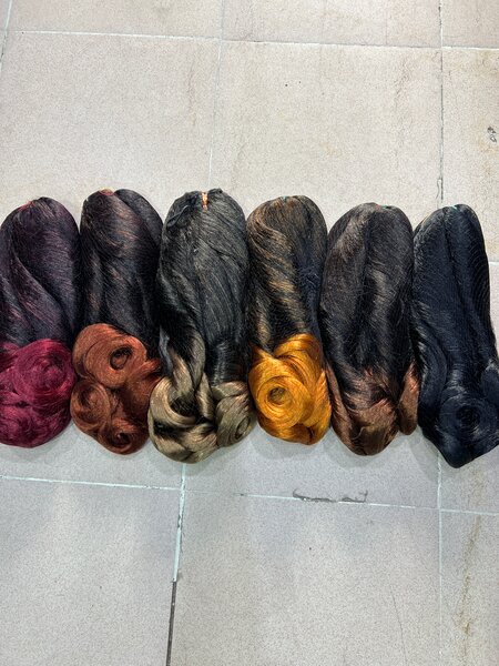 Extensions de cheveux synthétiques