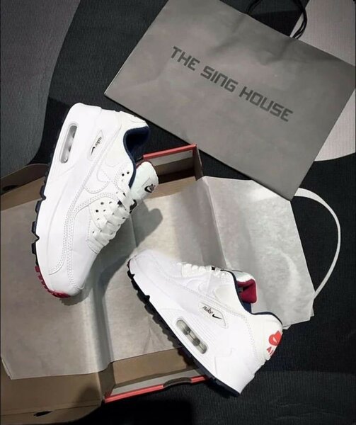 NIKE AIRMAX ALL WHITE