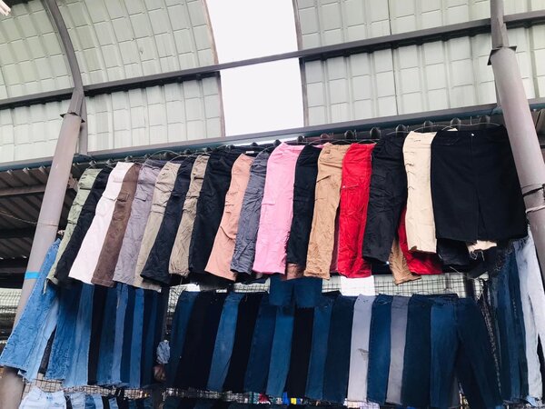 BOYFRIENDS JEANS & CARGO PANTS