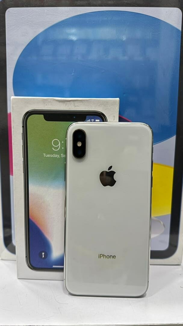 *iPhone X 256giga juste descelle 110.000