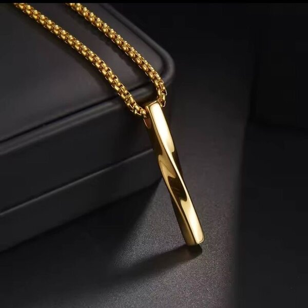 Collier pendentif en or chic