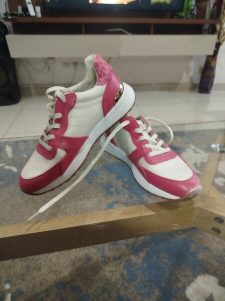 Baskets à lacets bicolores