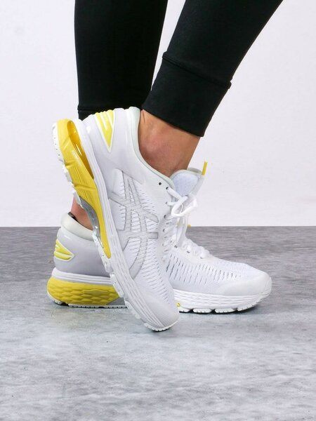 Baskets de course blanches