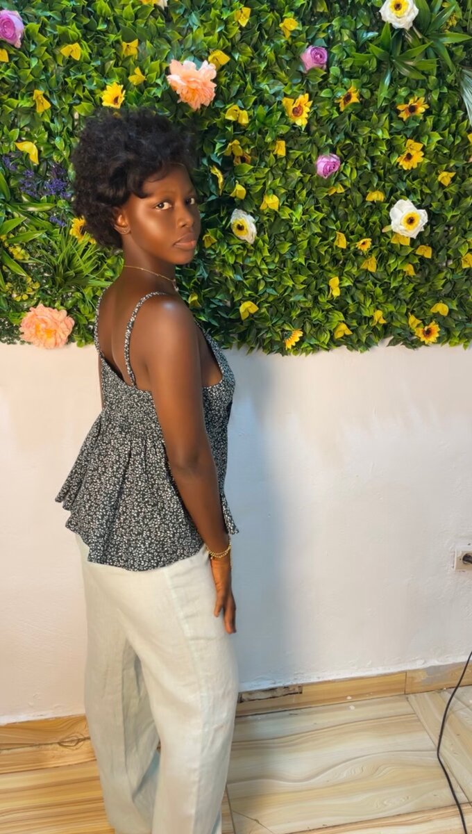 Top à fleurs bretelles fines