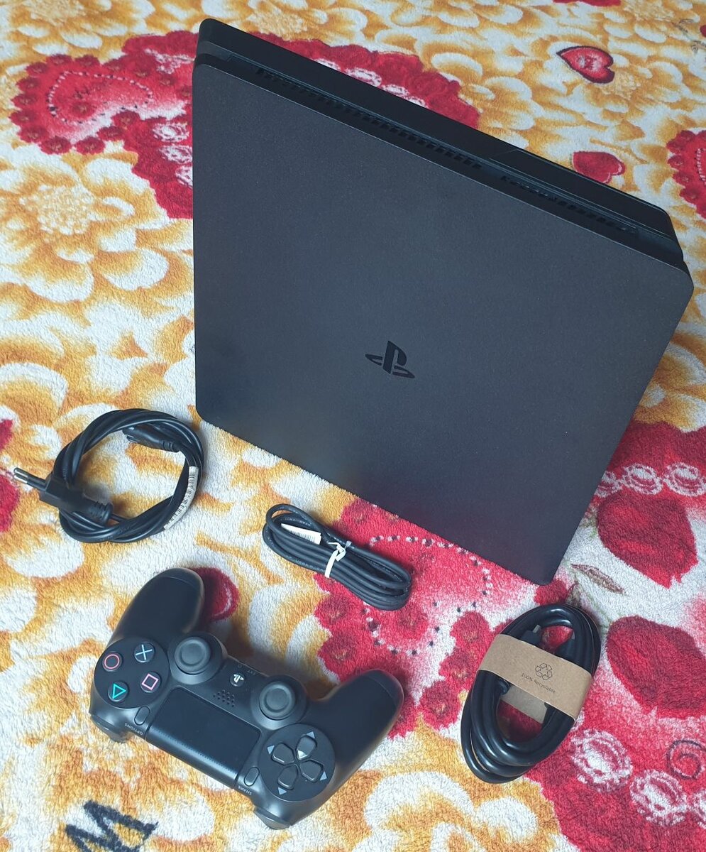 PS4 Slim jamais démontée