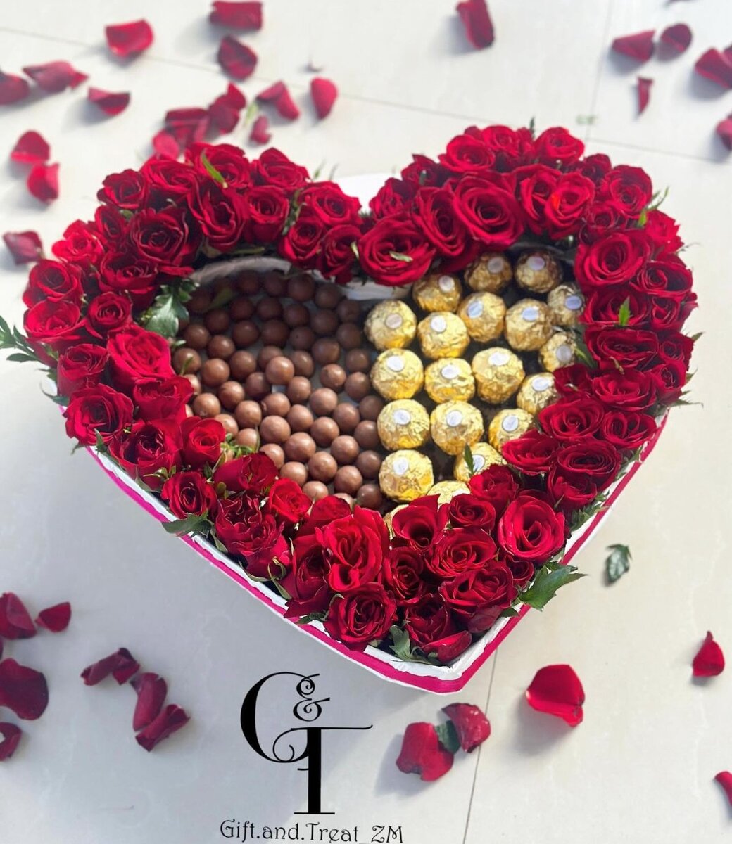 30cm heart shape hamper