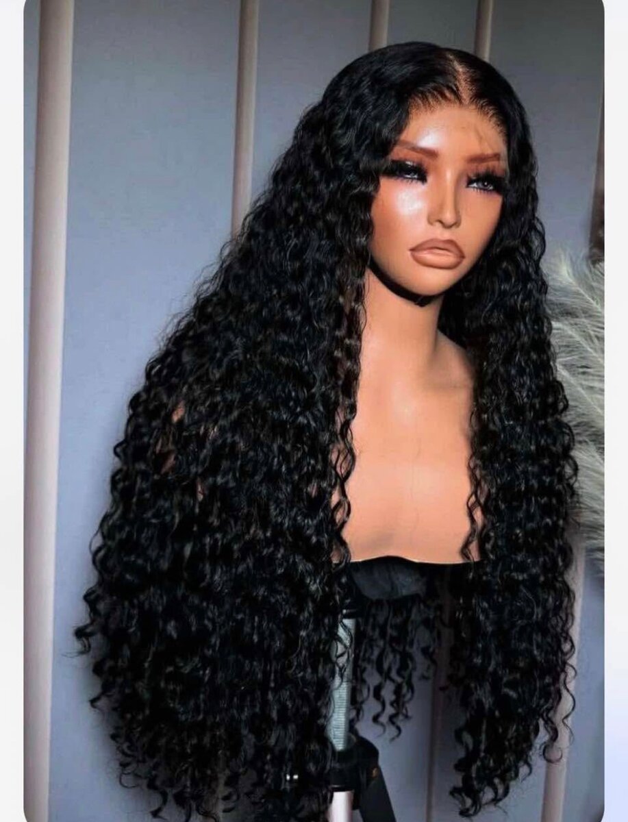 Perruque longue bouclée