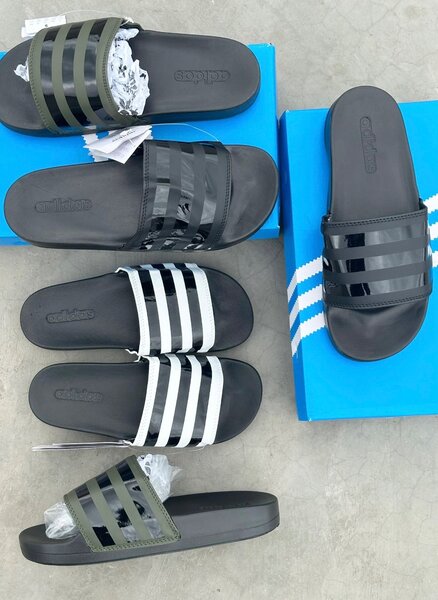 Claquette adidas  pour homme