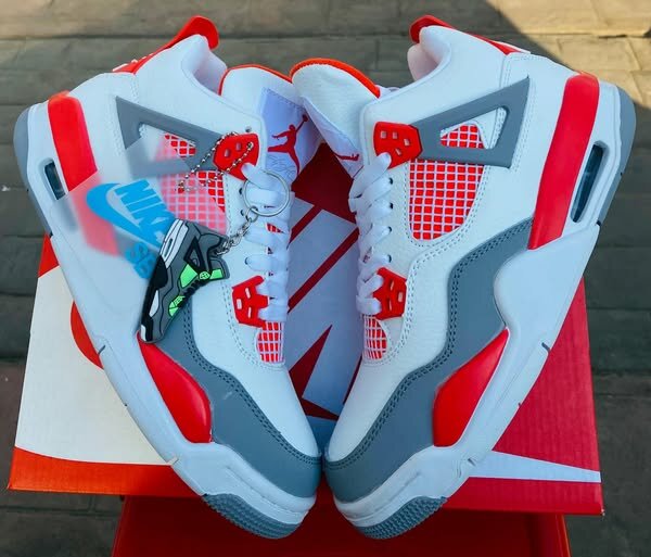 Jordan 4 
