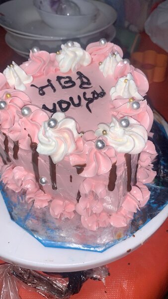 Gâteau d'Anniversaire Rose