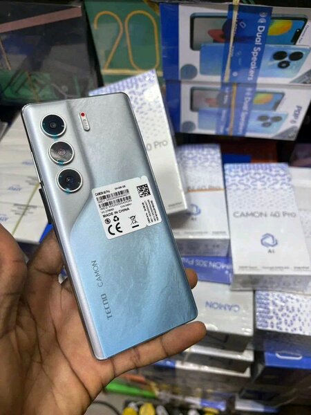 Smartphone Tecno Camon 40
