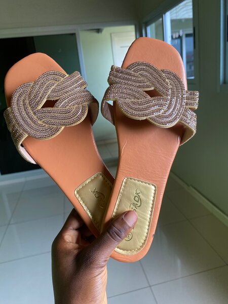 Sandales en strass élégantes