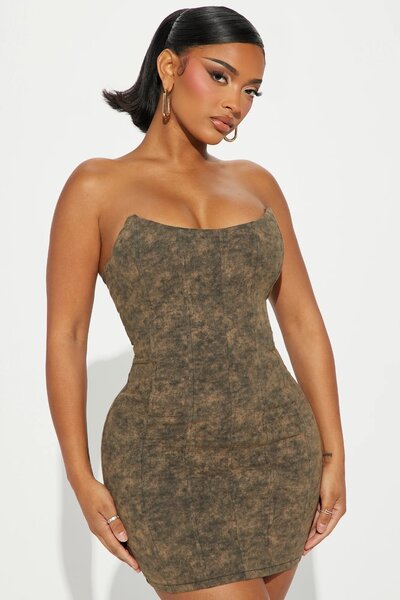 FASHIONNOVA SLEEVELESS DRESS