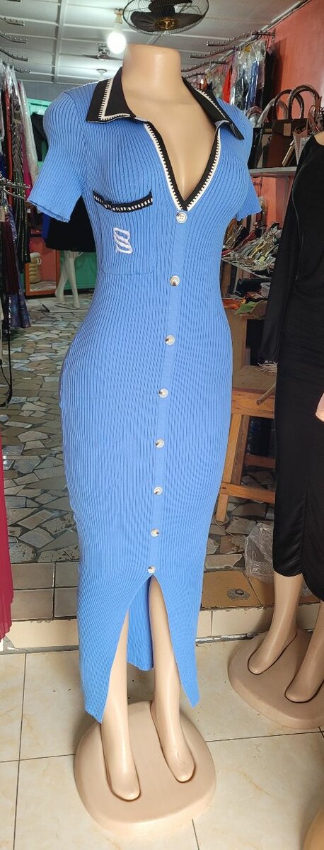 Robe en maille bleue longue