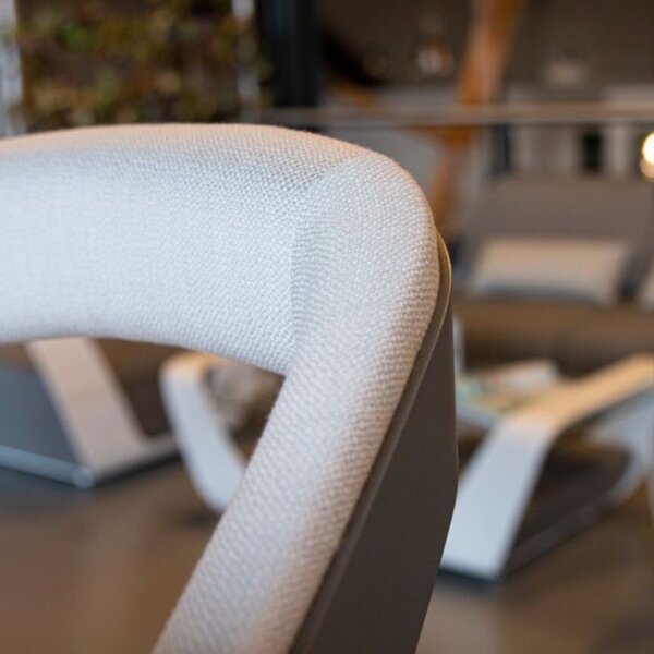 Salon moderne en tissu gris