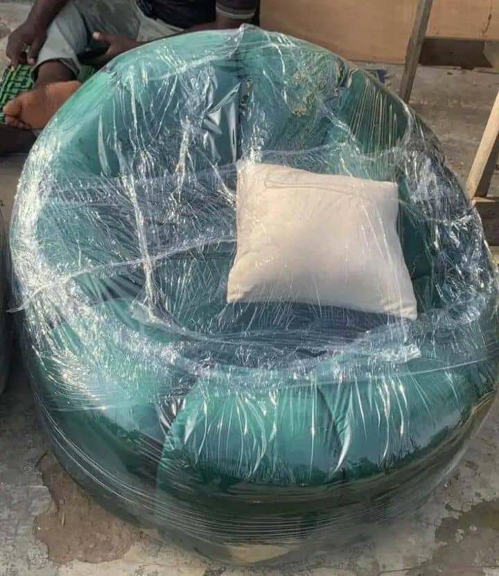 Fauteuil rond avec coussin