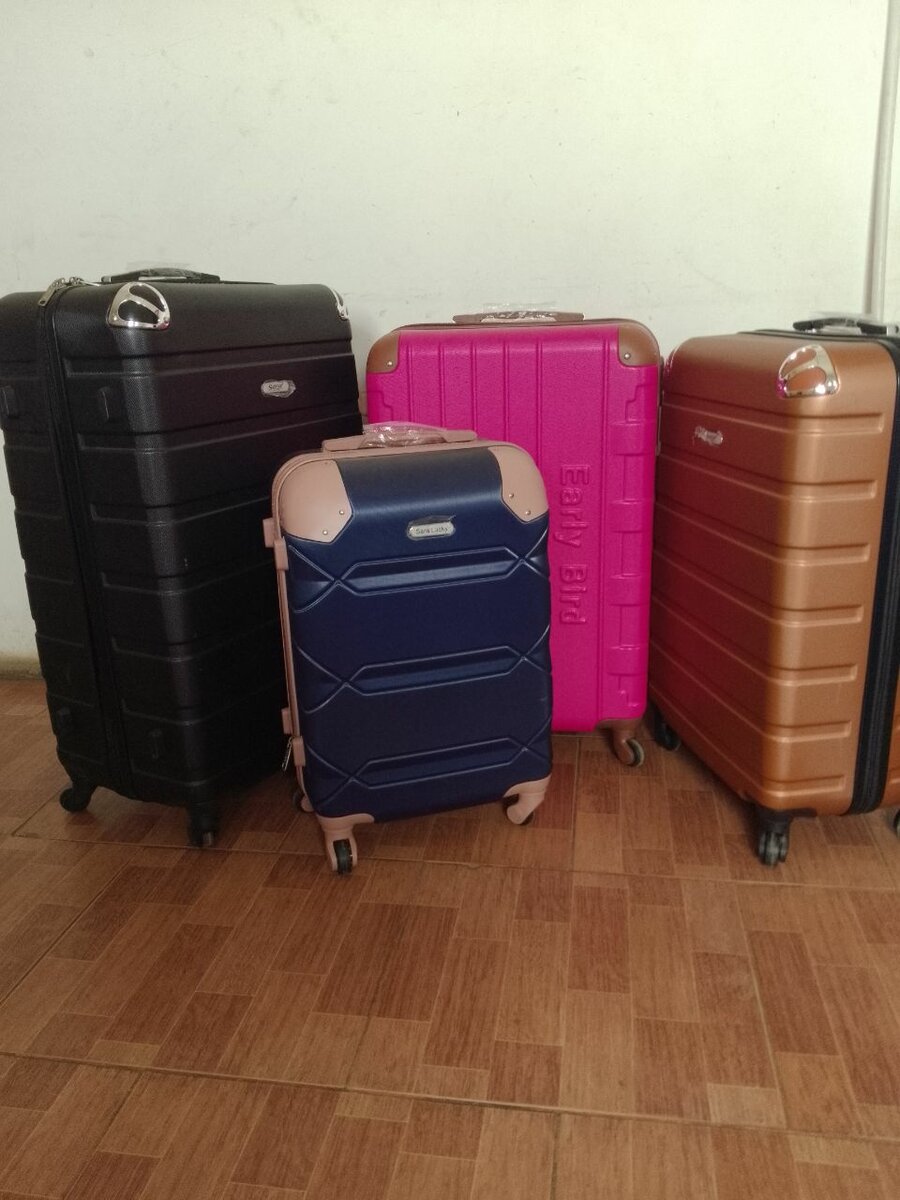 Suitcase traveling bag