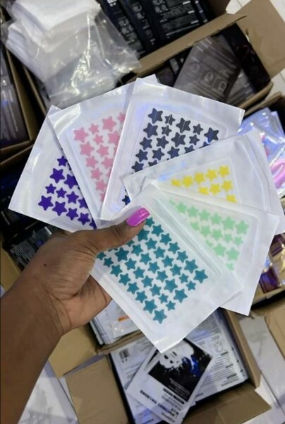 Autocollants étoilés colorés